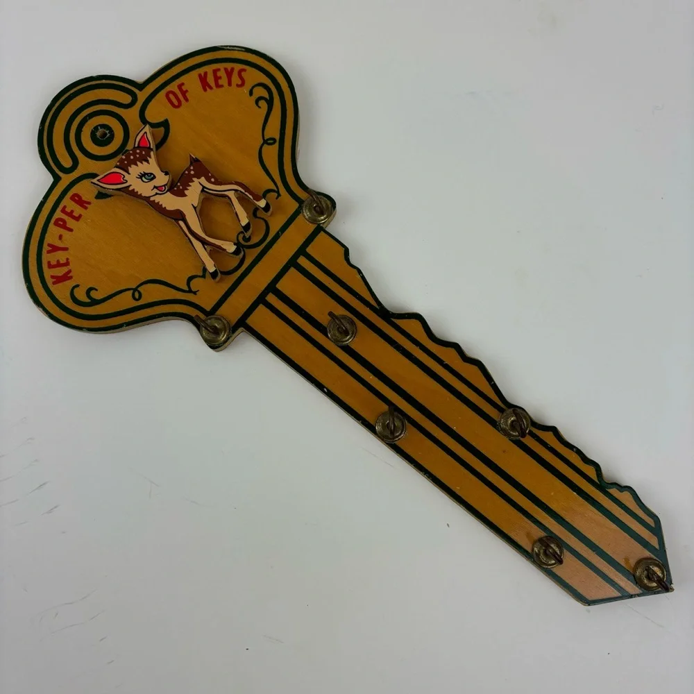 Vintage wooden key shaped wall plaque-fawn deer/key keeper